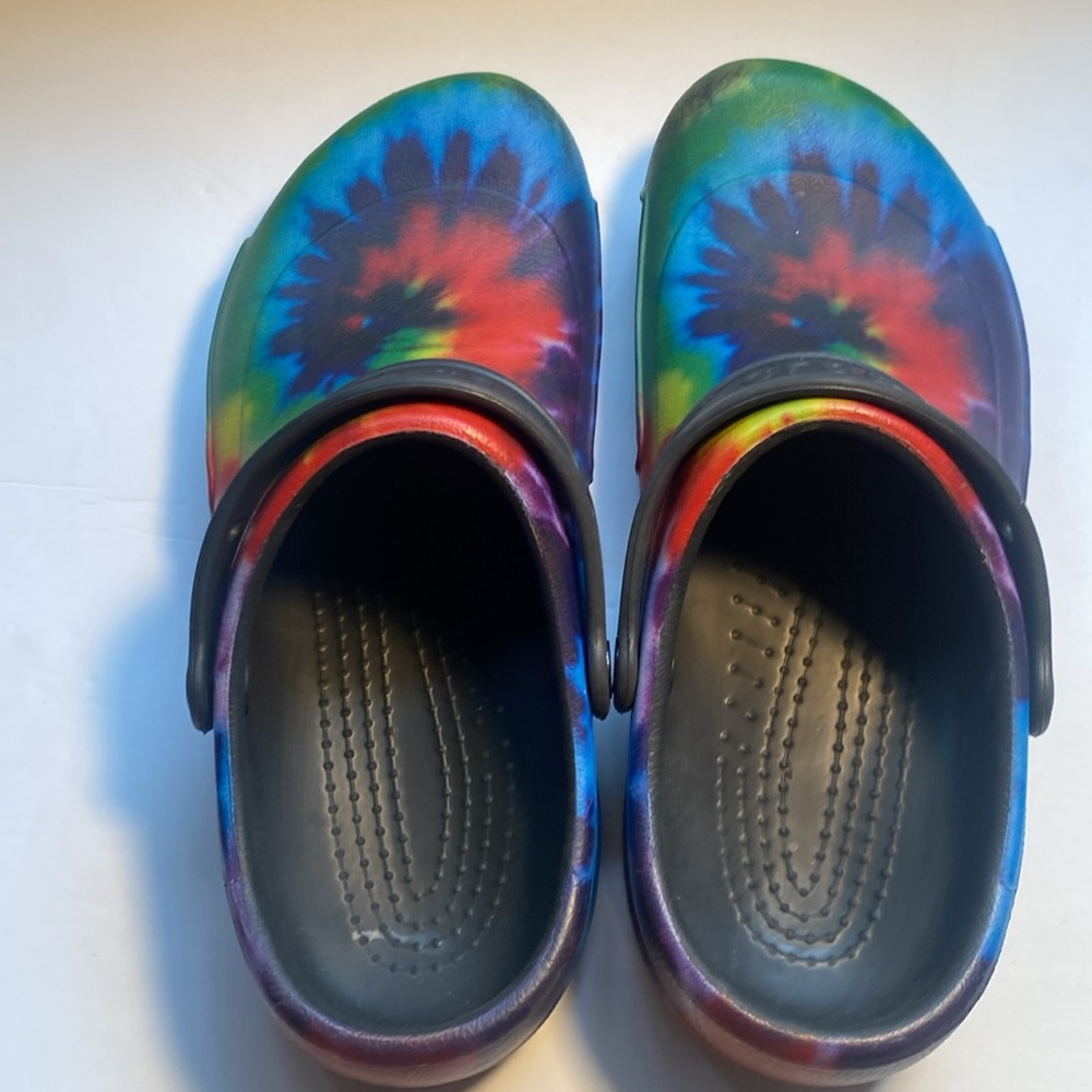 Colorful Crocs - Picture 6 of 6